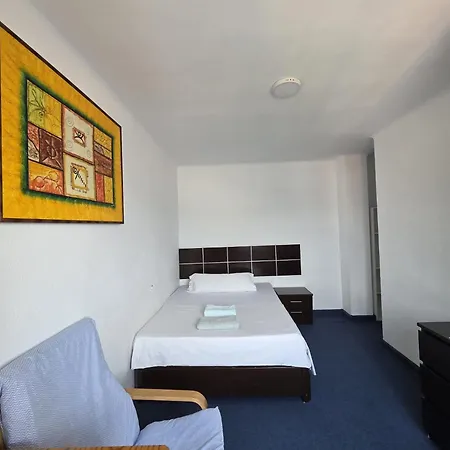 Habitacion Privada Centro Malaga Cerca Tren Maria Zambrano Y Playa Muy Buena Conexion Wifi Exterior photo