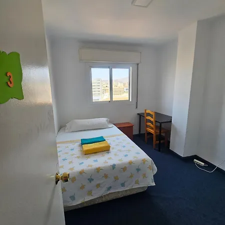 Habitacion Privada Centro Malaga Cerca Tren Maria Zambrano Y Playa Muy Buena Conexion Wifi Exterior photo
