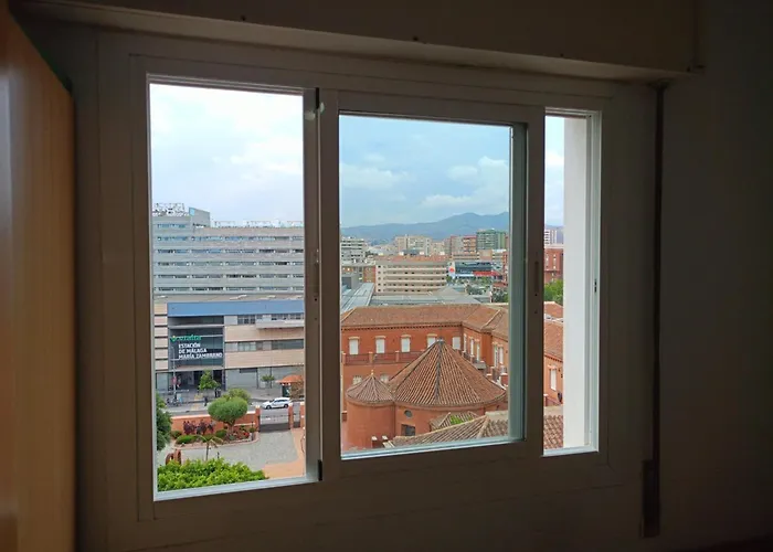 Habitacion Privada Centro Malaga Cerca Tren Maria Zambrano Y Playa Muy Buena Conexion Wifi