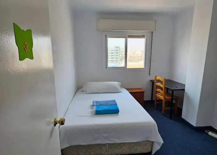 Habitacion Privada Centro Malaga Cerca Tren Maria Zambrano Y Playa Muy Buena Conexion Wifi