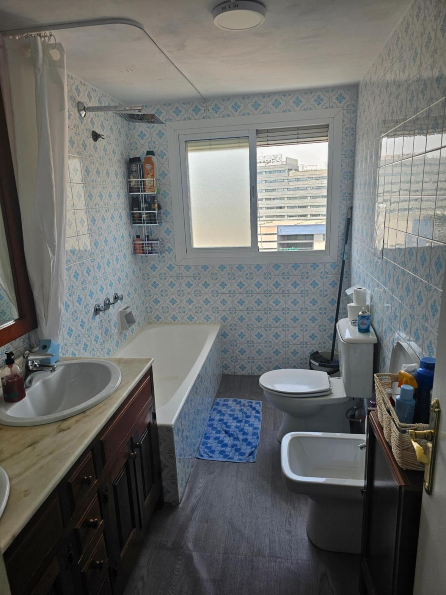 Privada Centro Cerca Tren Maria Zambrano Y Playa Muy Buena Conexion Wifi Homestay